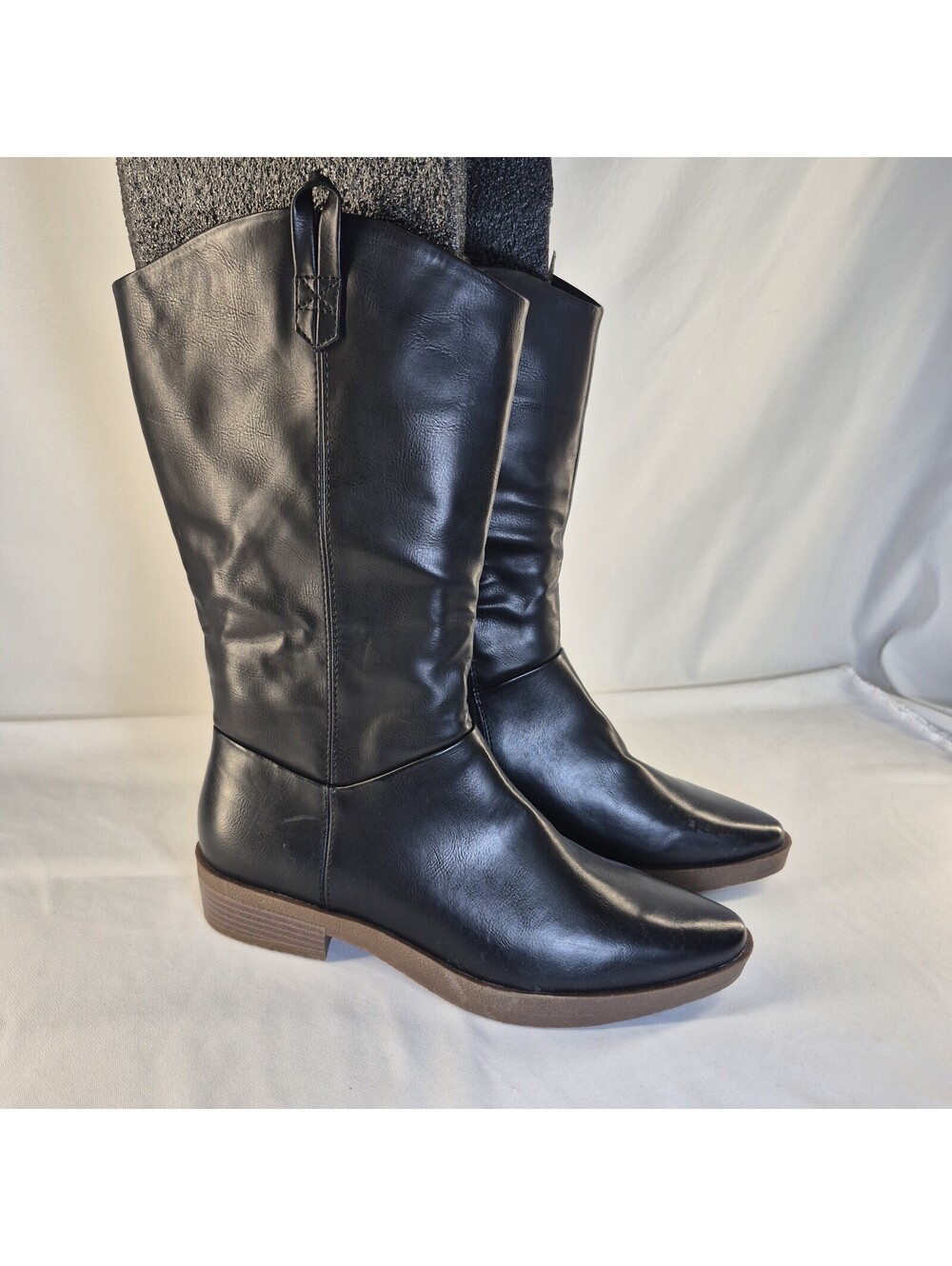 Frye & Co IVIE Women's 8.5M Black Minimal Boot Rubber Sole Zip Side